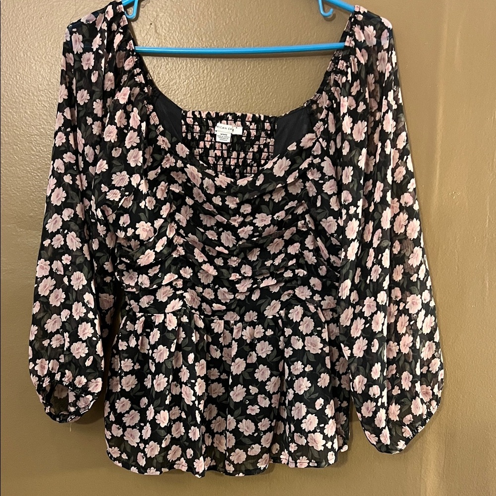 American Eagle Floral Black and Pink Women's Top